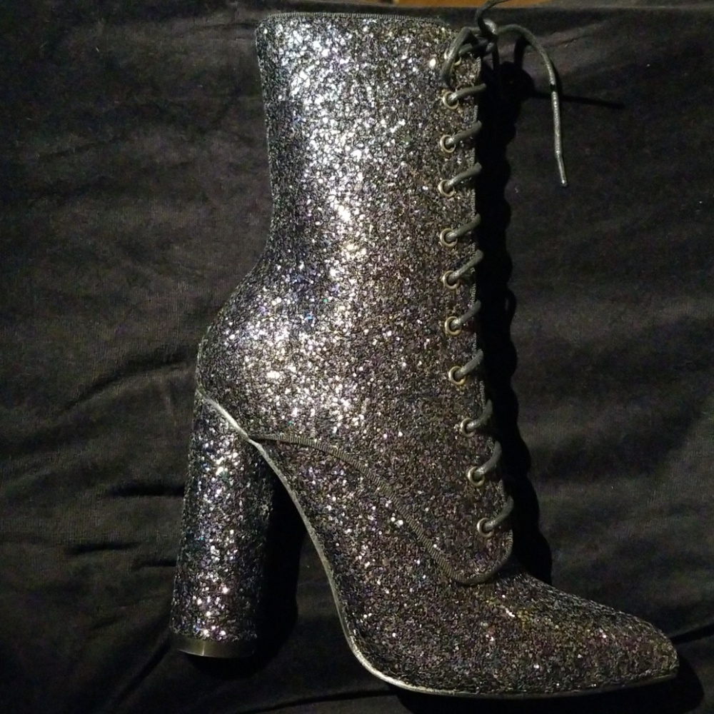 𝙇𝙖𝙨𝙩 6 & 9🖤Cult Sparkle Leatherette Boot - Picture 6 of 7